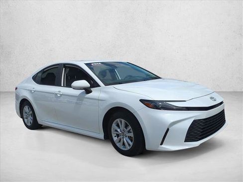 Certified 2025 Toyota Camry LE FWD image 3