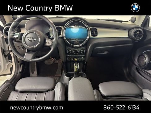 Used 2024 MINI Cooper SE w/ Signature Upholstery Package image 12