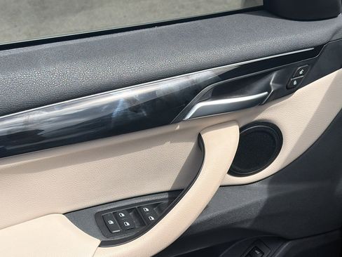 Used 2018 BMW X1 sDrive28i image 14
