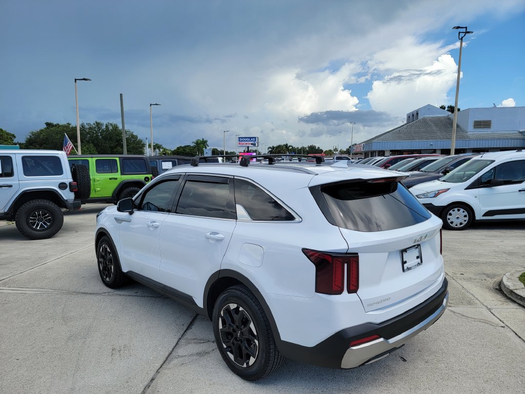 Used 2026 Kia Sorento S w/ S Panoramic Sunroof Package FWD image 6