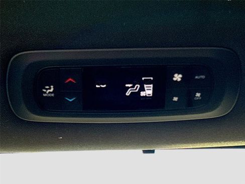 Used 2025 Chrysler Pacifica Select FWD image 24