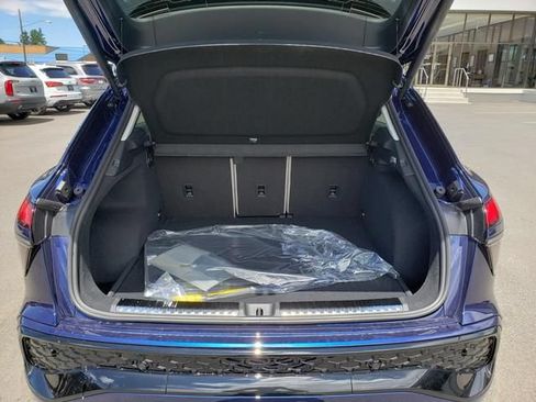 New 2026 Audi Q3 quattro 2.0T AWD/4WD image 9