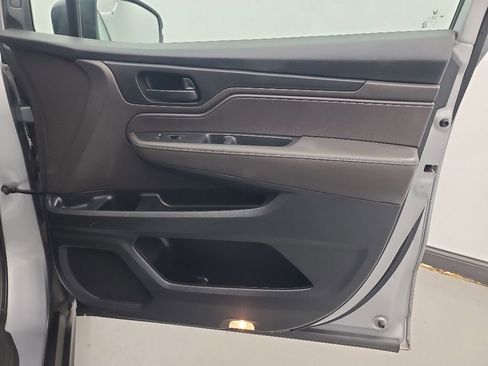 Used 2018 Honda Odyssey EX image 12