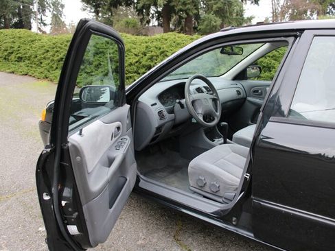 Used 1999 MAZDA Protege LX image 4