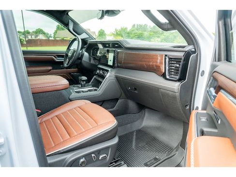 Used 2026 GMC Sierra 1500 Denali Ultimate AWD/4WD image 19