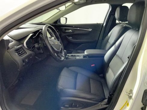 Used 2018 Chevrolet Impala LT FWD image 14