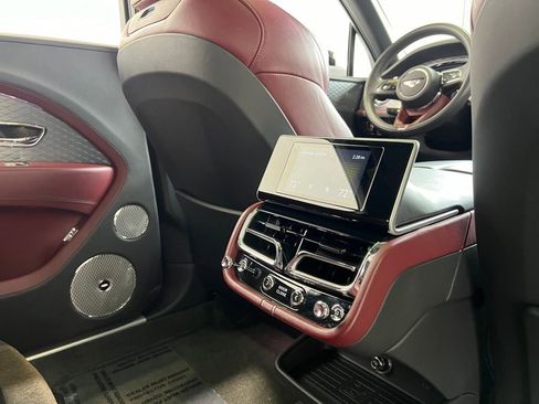 Certified 2023 Bentley Bentayga Extended Wheelbase AWD/4WD image 20