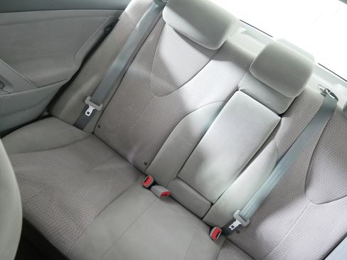 Used 2011 Toyota Camry LE image 12