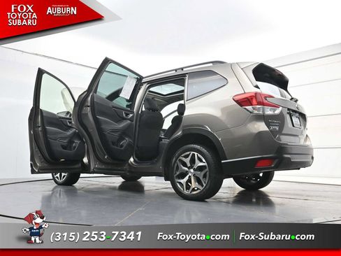 Used 2021 Subaru Forester Premium AWD/4WD image 36