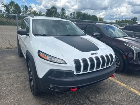 Used 2016 Jeep Cherokee Trailhawk w/ Cold Weather Group AWD/4WD image 24