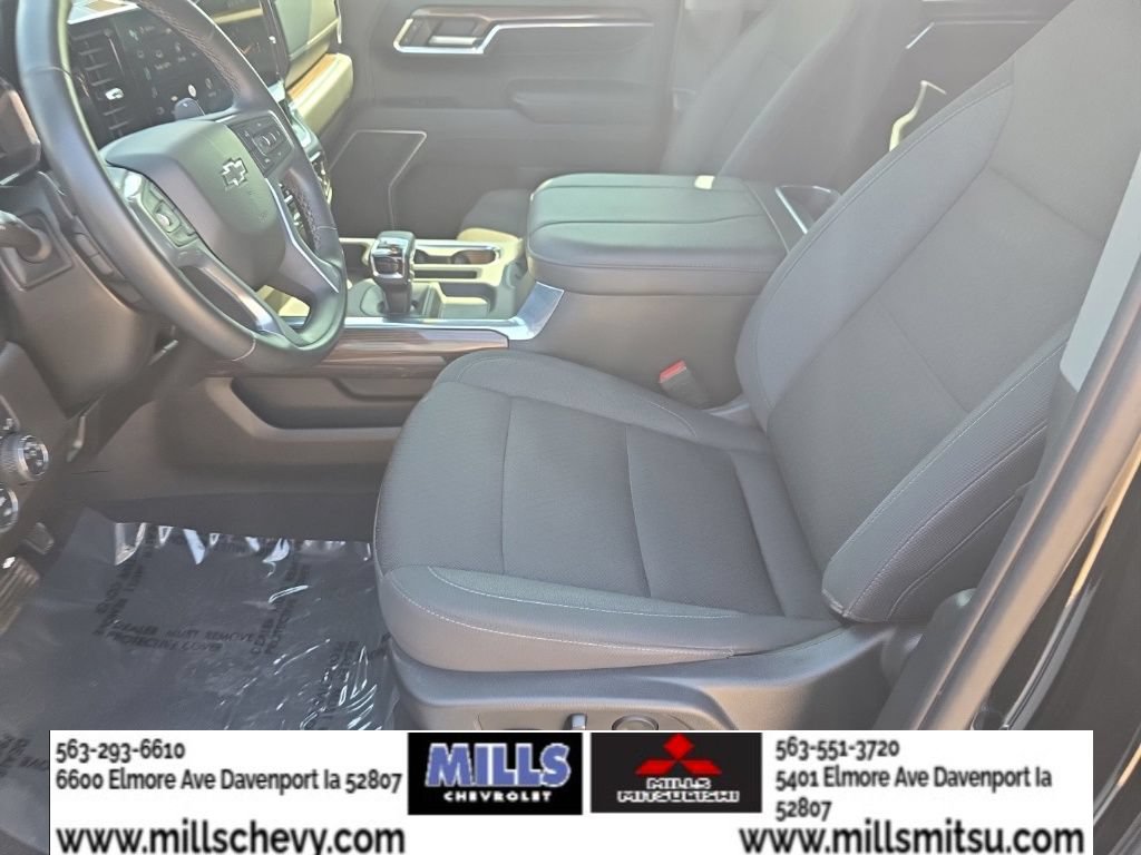 Used 2023 Chevrolet Silverado 1500 RST w/ Redline Edition AWD/4WD image 13