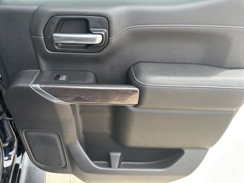 Used 2019 Chevrolet Silverado 1500 LTZ AWD/4WD image 23