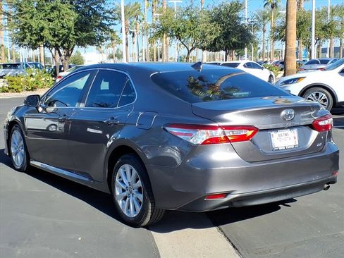 Used 2020 Toyota Camry LE image 10