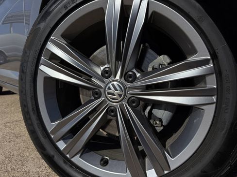 Used 2020 Volkswagen Jetta R-Line image 9