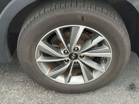 Used 2019 Hyundai Santa Fe FWD image 13