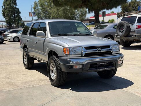 Used 2002 Toyota 4Runner SR5 RWD image 4