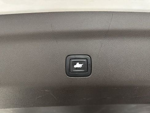 Used 2021 GMC Yukon XL Denali AWD/4WD image 24