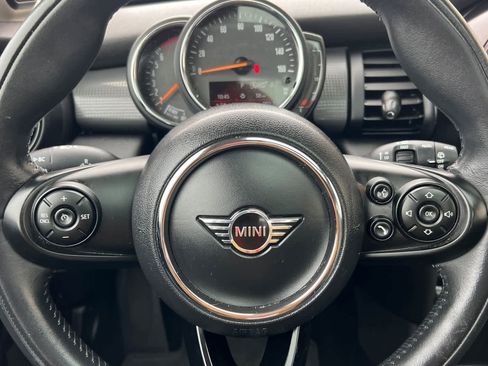 Used 2020 MINI Cooper 2-Door Hardtop image 25