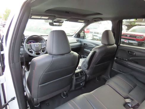 Certified 2023 Honda Passport TrailSport image 13