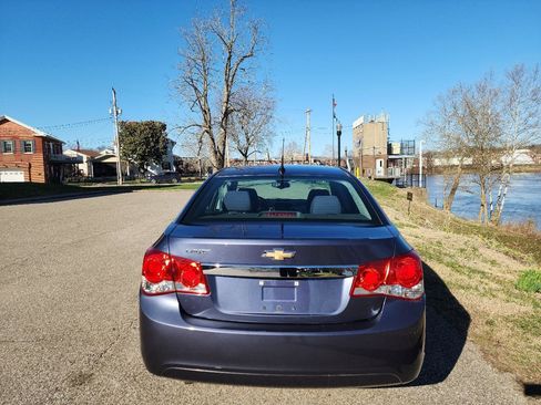 Used 2014 Chevrolet Cruze LS image 4