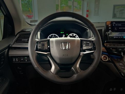 Used 2026 Honda Odyssey Elite image 18