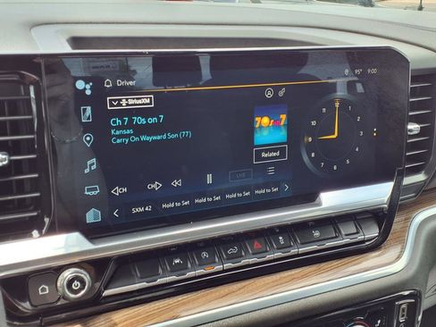 Used 2022 Chevrolet Silverado 1500 LT image 4