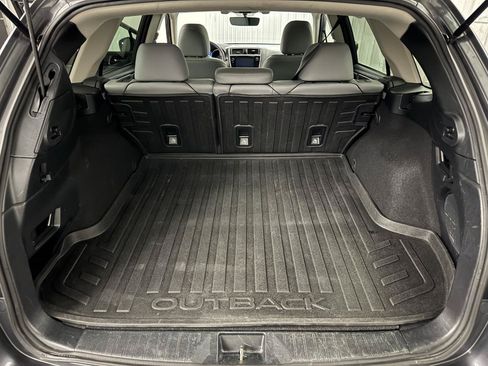 Used 2019 Subaru Outback 3.6R Limited AWD/4WD image 9