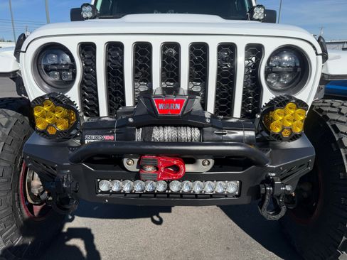 Used 2023 Jeep Gladiator Rubicon w/ Cold Weather Group AWD/4WD image 14