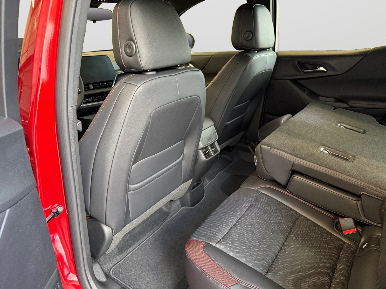 New 2027 Chevrolet Equinox RS FWD image 18