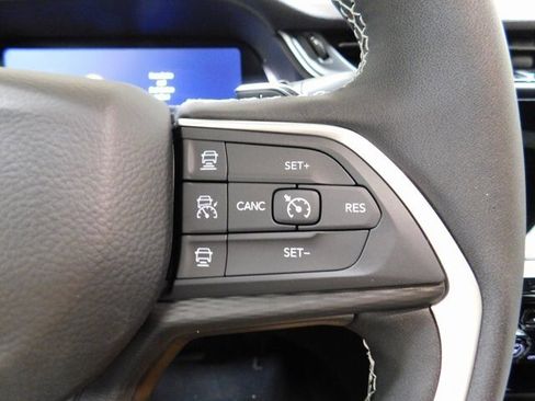 New 2025 Jeep Grand Cherokee Altitude image 23