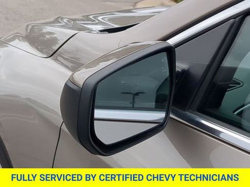 Used 2025 Chevrolet Malibu LT FWD image 17
