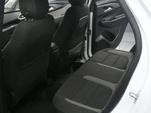 Used 2021 Chevrolet TrailBlazer LT w/ Convenience Package AWD/4WD image 11