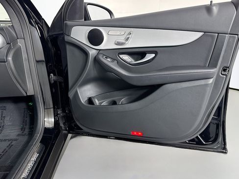 Used 2021 Mercedes-Benz GLC 300 image 22