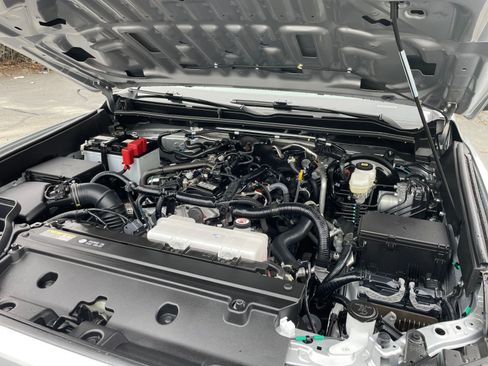 Used 2025 Toyota 4Runner TRD Off-Road image 32