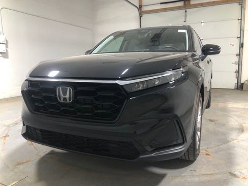 Used 2024 Honda CR-V EX image 3