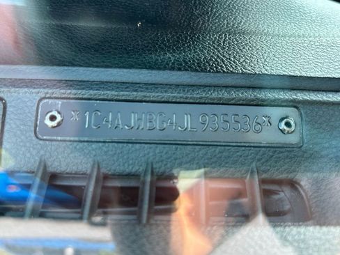 Used 2018 Jeep Wrangler Sahara w/ Connectivity Group AWD/4WD image 37