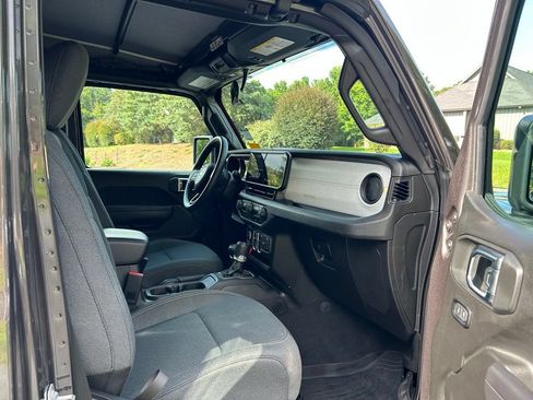 Used 2025 Jeep Wrangler Unlimited Sport AWD/4WD image 38