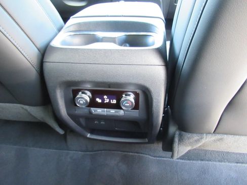 Used 2026 Buick Enclave Preferred FWD image 33