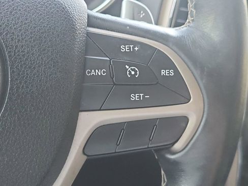 Used 2017 Jeep Grand Cherokee Limited w/ Luxury Group II image 29