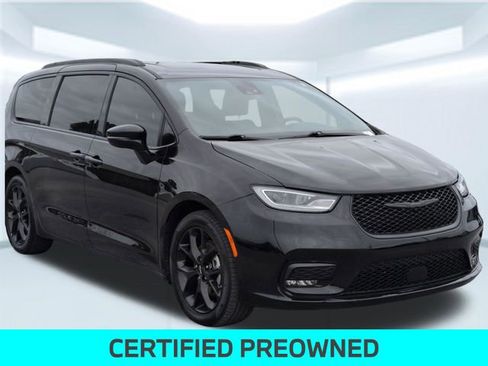 Used 2025 Chrysler Pacifica Limited FWD image 8