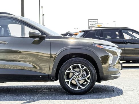 Used 2024 Chevrolet Trax LT FWD image 9