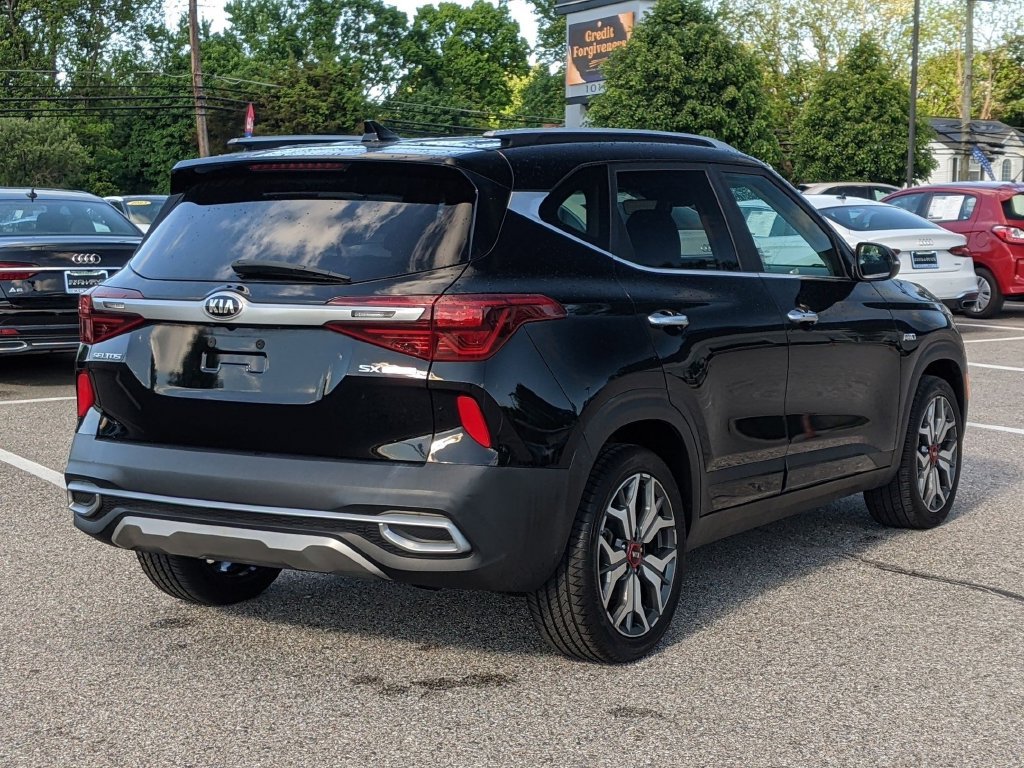 Used 2021 Kia Seltos SX w/ SX Sunroof Package AWD/4WD image 5