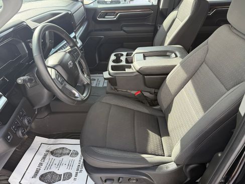 Used 2024 Chevrolet Silverado 1500 RST image 3
