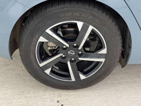 Used 2025 Nissan Sentra SV FWD image 13