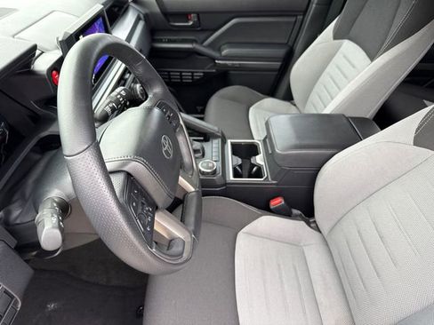 Used 2025 Toyota Corolla LE image 19