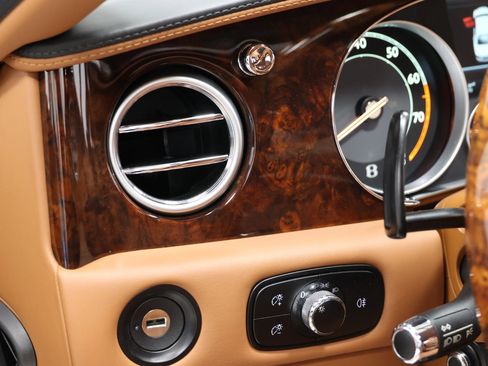 Used 2014 Bentley Flying Spur W12 AWD/4WD image 23