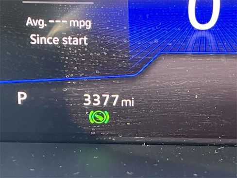 Used 2025 Volkswagen Taos SE image 28