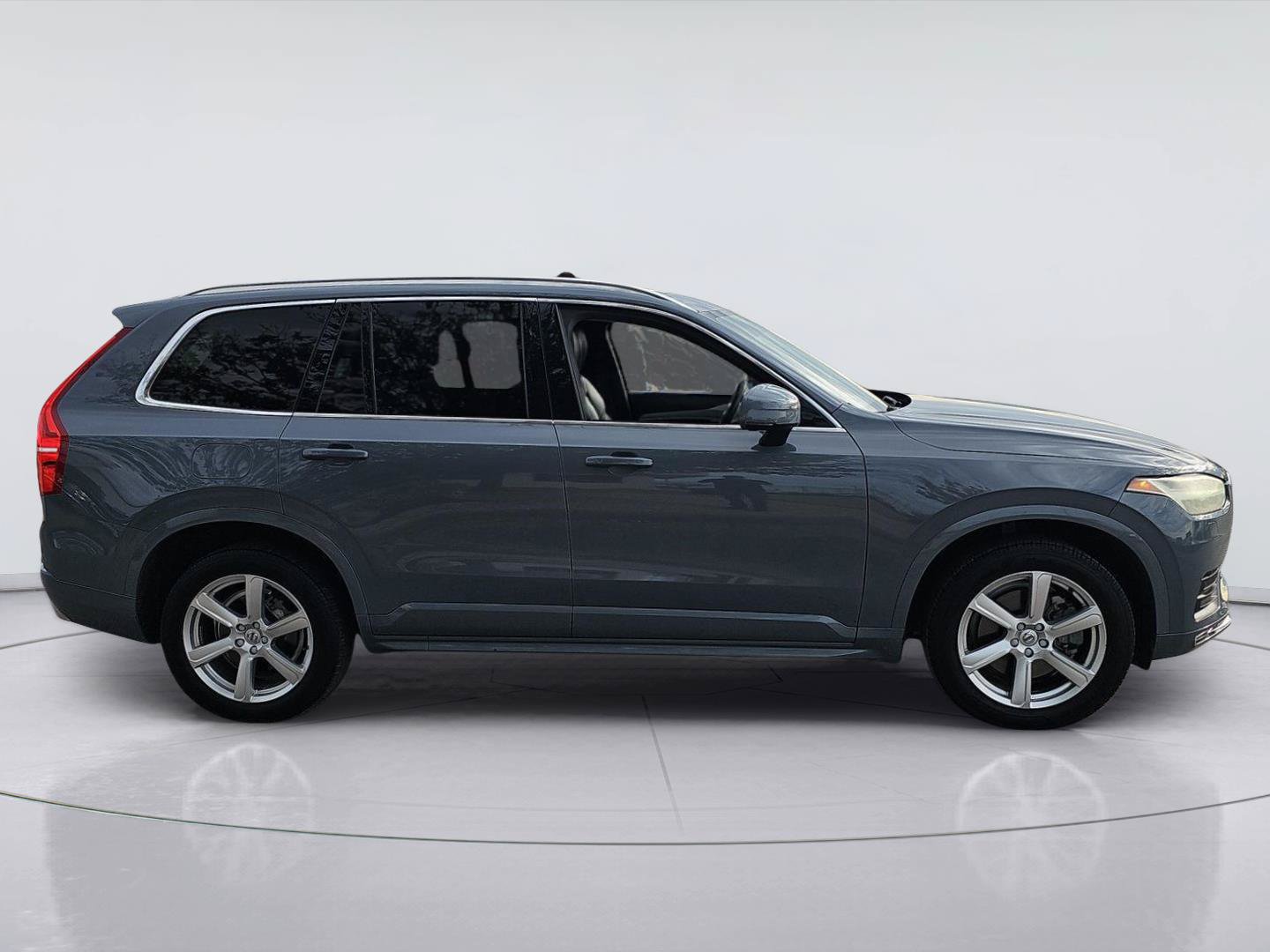 Used 2021 Volvo XC90 T5 Momentum w/ Climate Package FWD image 6