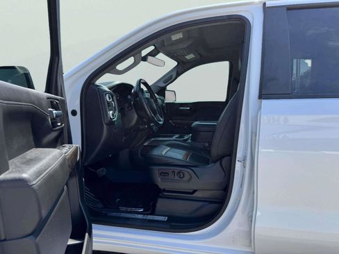 Used 2021 Chevrolet Silverado 1500 LT Trail Boss w/ Bed Protection Package AWD/4WD image 17