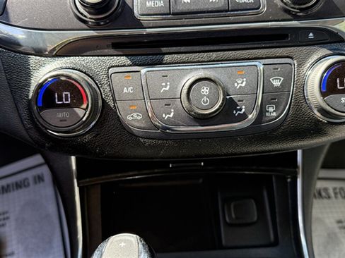 Used 2015 Chevrolet Impala LTZ FWD image 13